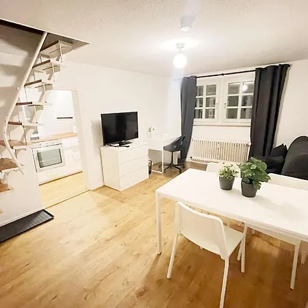 Old Town Flat In *