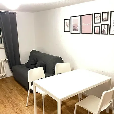 Old Town Flat In Apartment